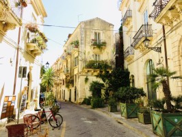 Streets Syracuse Ortygia Southeast Sicily Italy Travel Blog