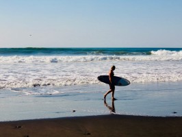 Surfer El Zonte Tips El Salvador